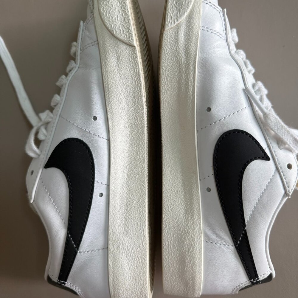 Nike White and Black Low-Top Swoosh Sneakers - Picture 4 of 7